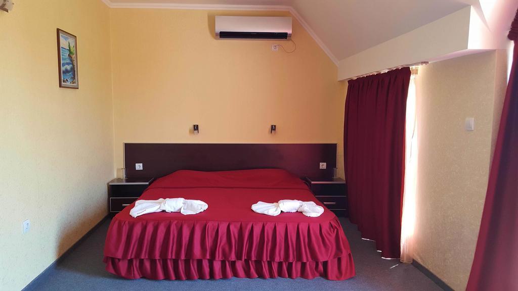 Cantilena Hotel Νεσέμπαρ Δωμάτιο φωτογραφία